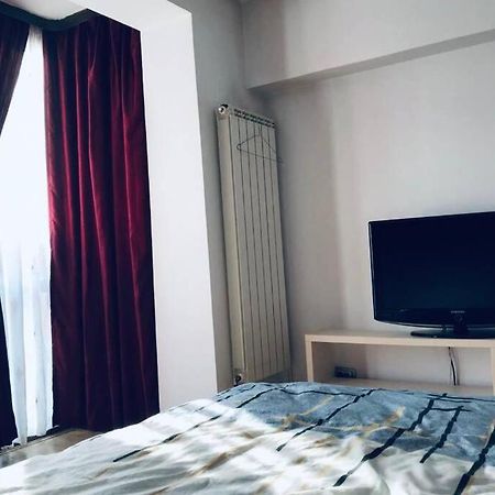 Cozy 2 Rooms Apartment Close To City Center Bukarest Eksteriør billede