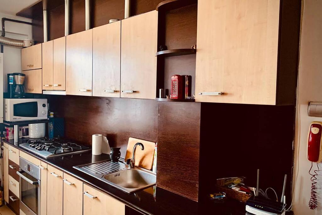 Cozy 2 Rooms Apartment Close To City Center Bukarest Eksteriør billede