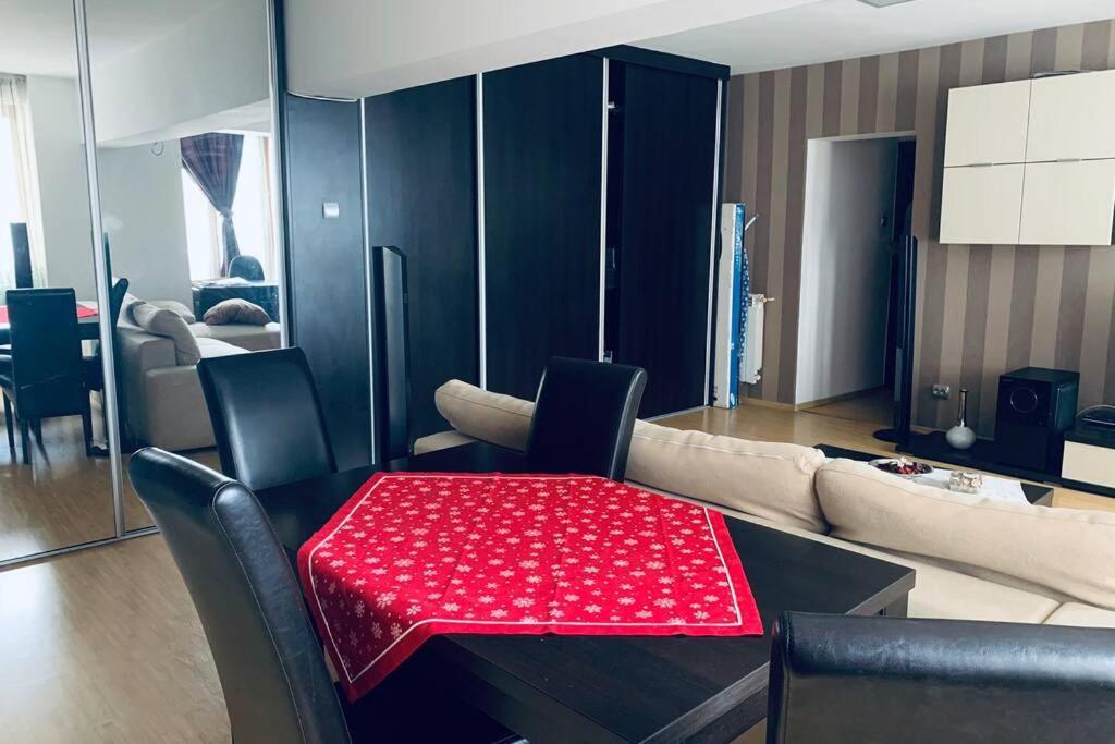 Cozy 2 Rooms Apartment Close To City Center Bukarest Eksteriør billede